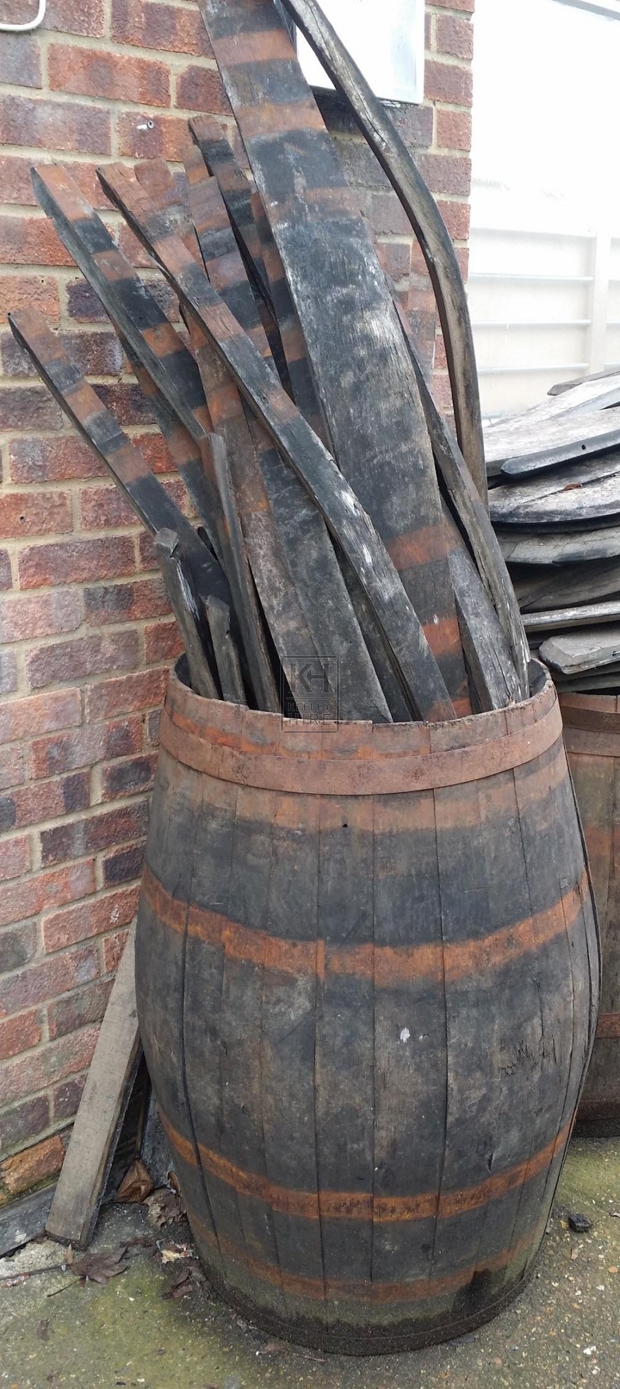 Open barrel with wood staves