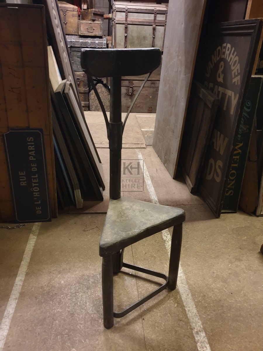 Triangular chair with back