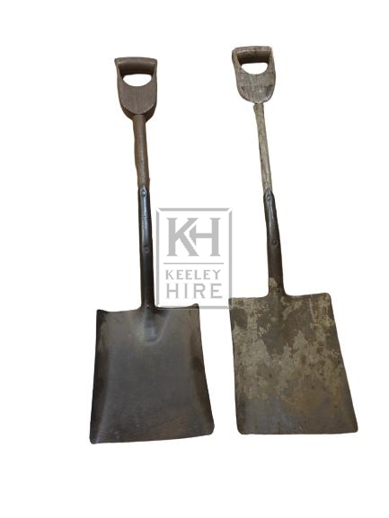 D-handle shovel
