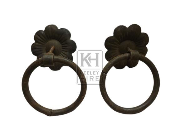 Floral iron ring on plate