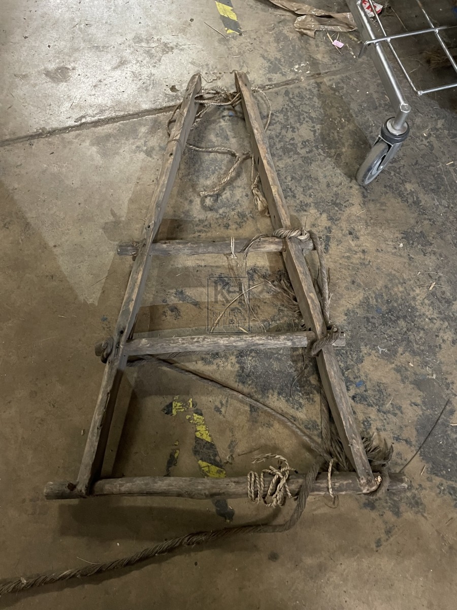 Small Triangular Ladder Frame