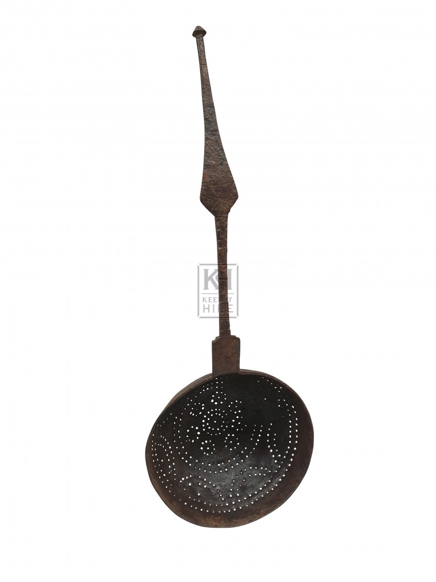 Shaped iron ladle with pattern