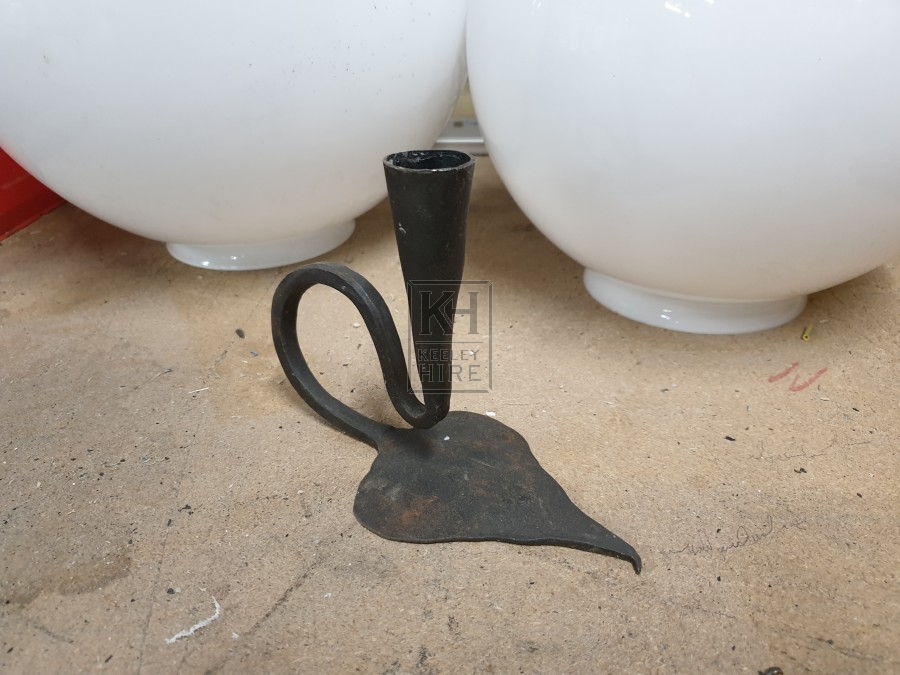 Leaf shape iron candle holder