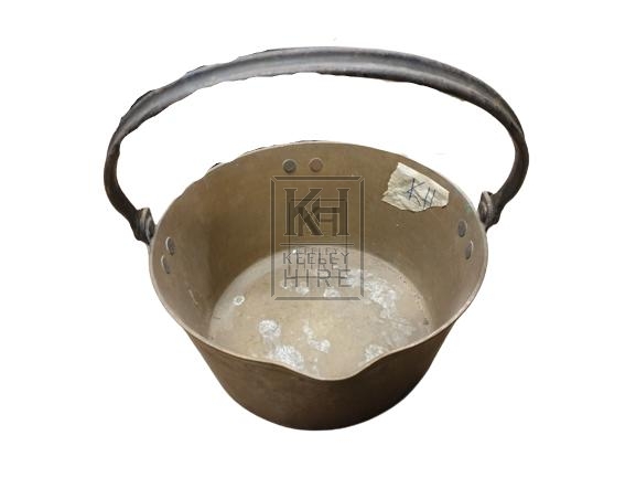 Brass cooking pot with handle