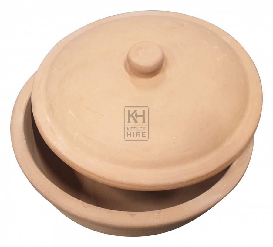 Shallow ceramic pot with lid