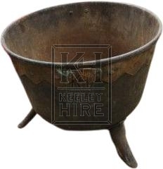 Iron cooking pot with legs