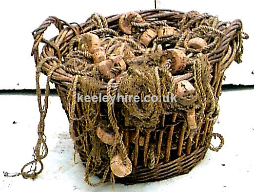 Fish Basket With Dressing
