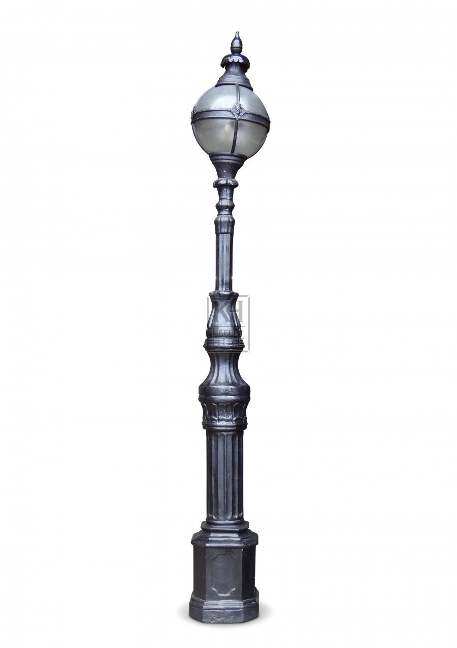 Ornate Lamppost with Victoria Top