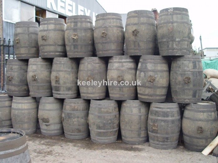 Period wood 3ft barrels
