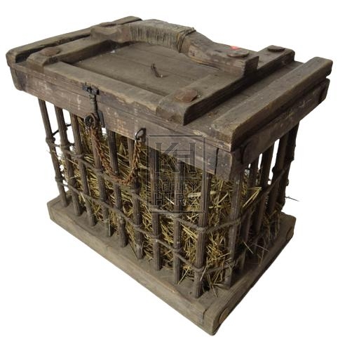 Flat top wood chicken cage