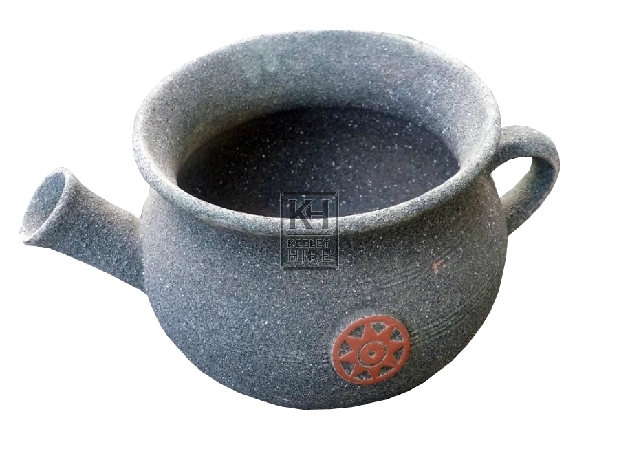 Ceramic pot with spout