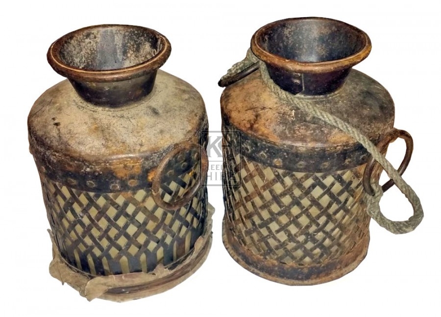 Iron lattice patterned pots