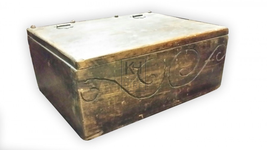 Medium wood box with hinged lid