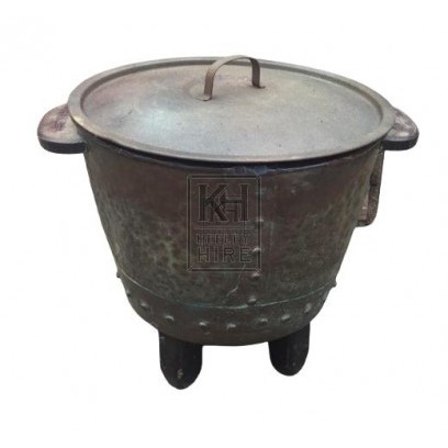 Riveted cooking pot with lid
