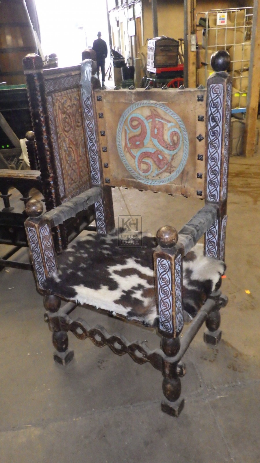 Medieval Prop Hire Leather Back Throne Chair With Skin Seat
