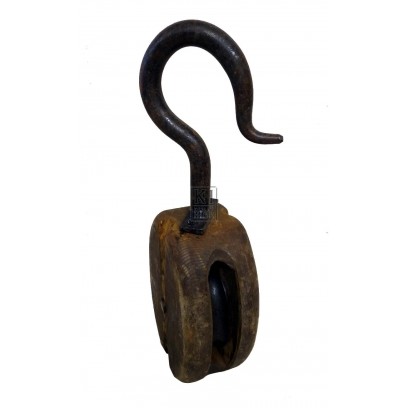 Wood pulley block with hook