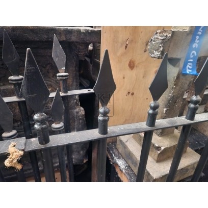Iron railing with spearhead & ball