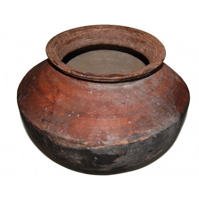 Shaped earthenware pot